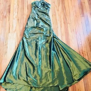 Emerald green prom dress